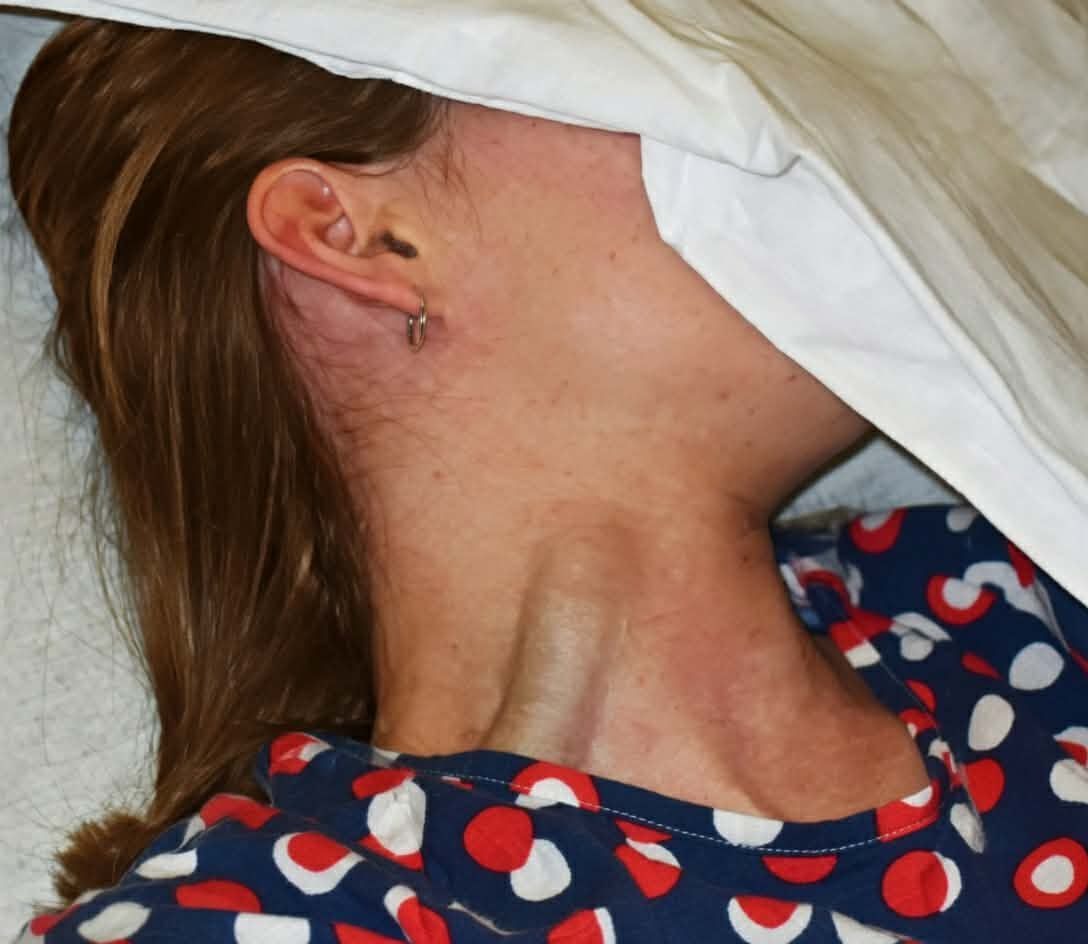 ESTAS son las consecuencias de DORMIR con… Ver más